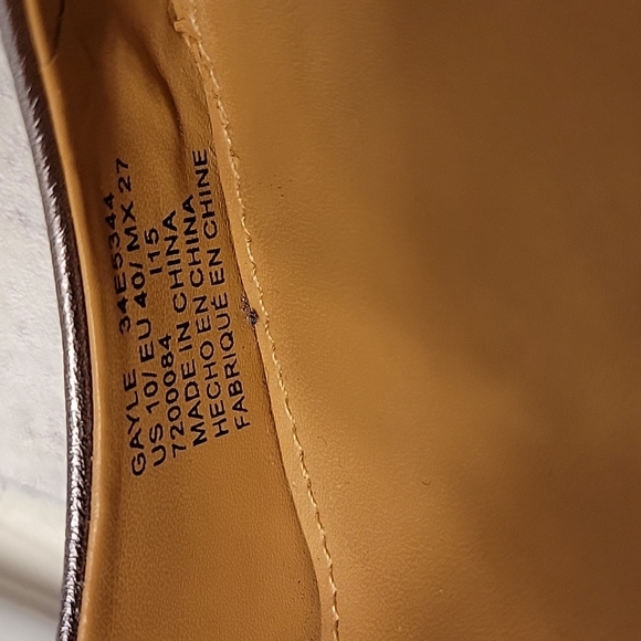 CALVIN Klein Gayle Metallic Pumps - Picture 6 of 8